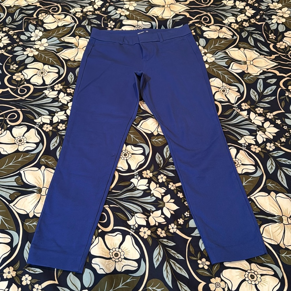 Blue Old Navy Pixie Ankle pants size 4